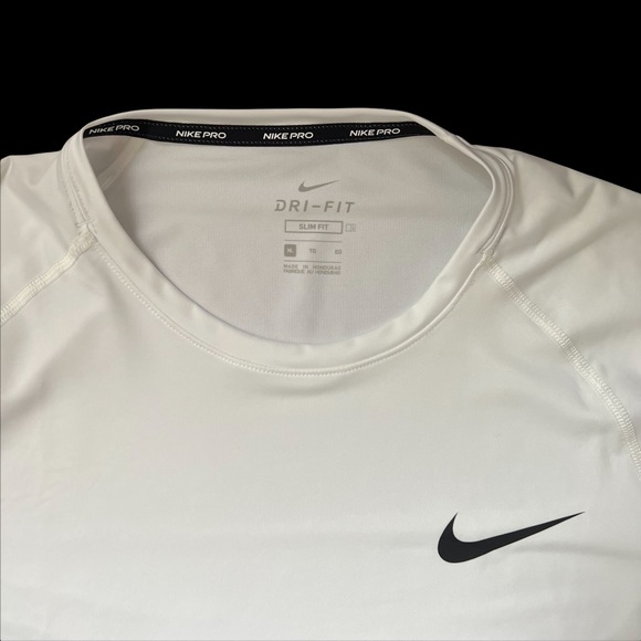 💥3 for $30💥 NWT Nike Dri Fit Workout Shirt - Picture 2 of 7